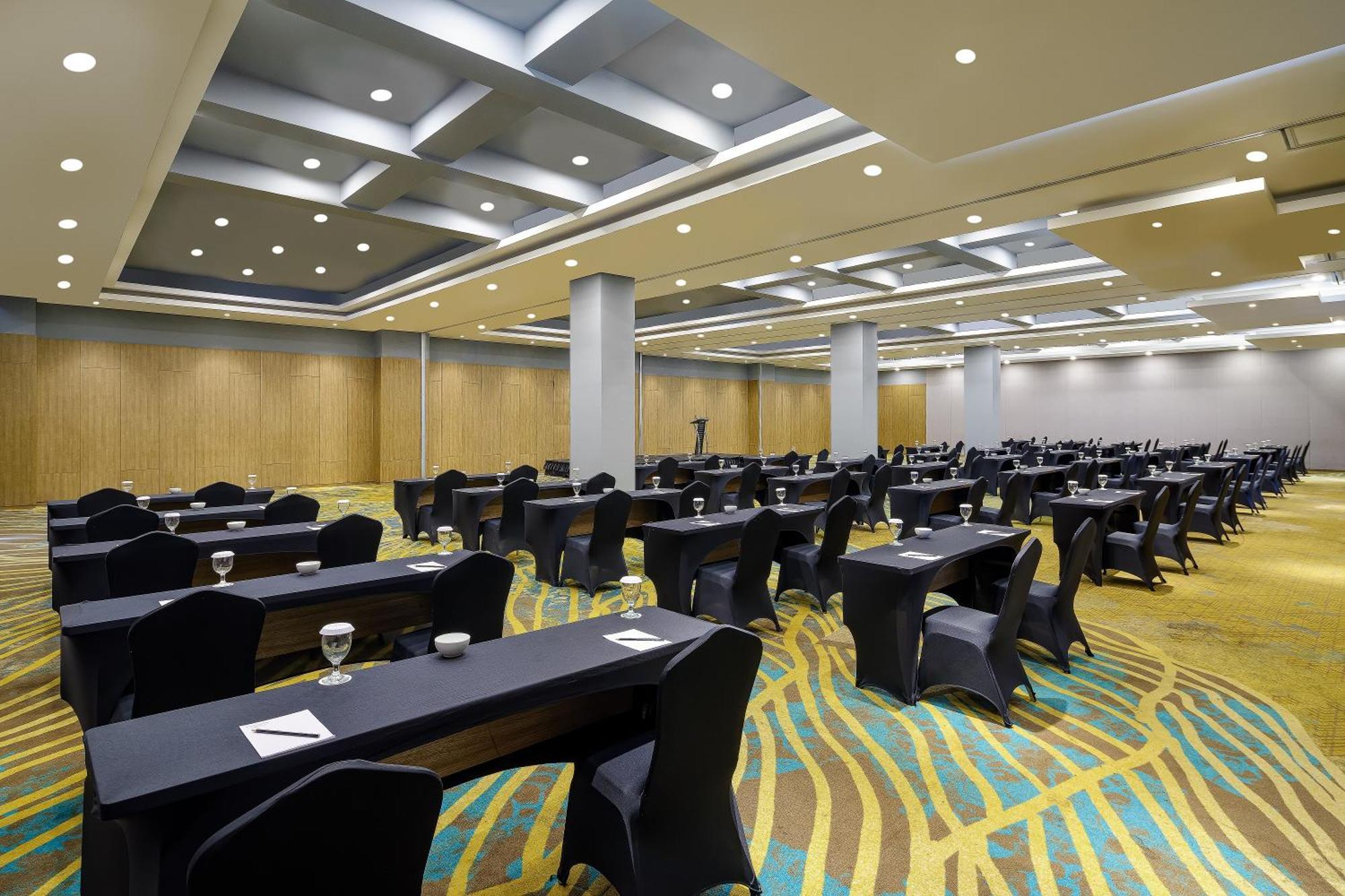 Luminor Hotel Purwokerto By Wh Экстерьер фото