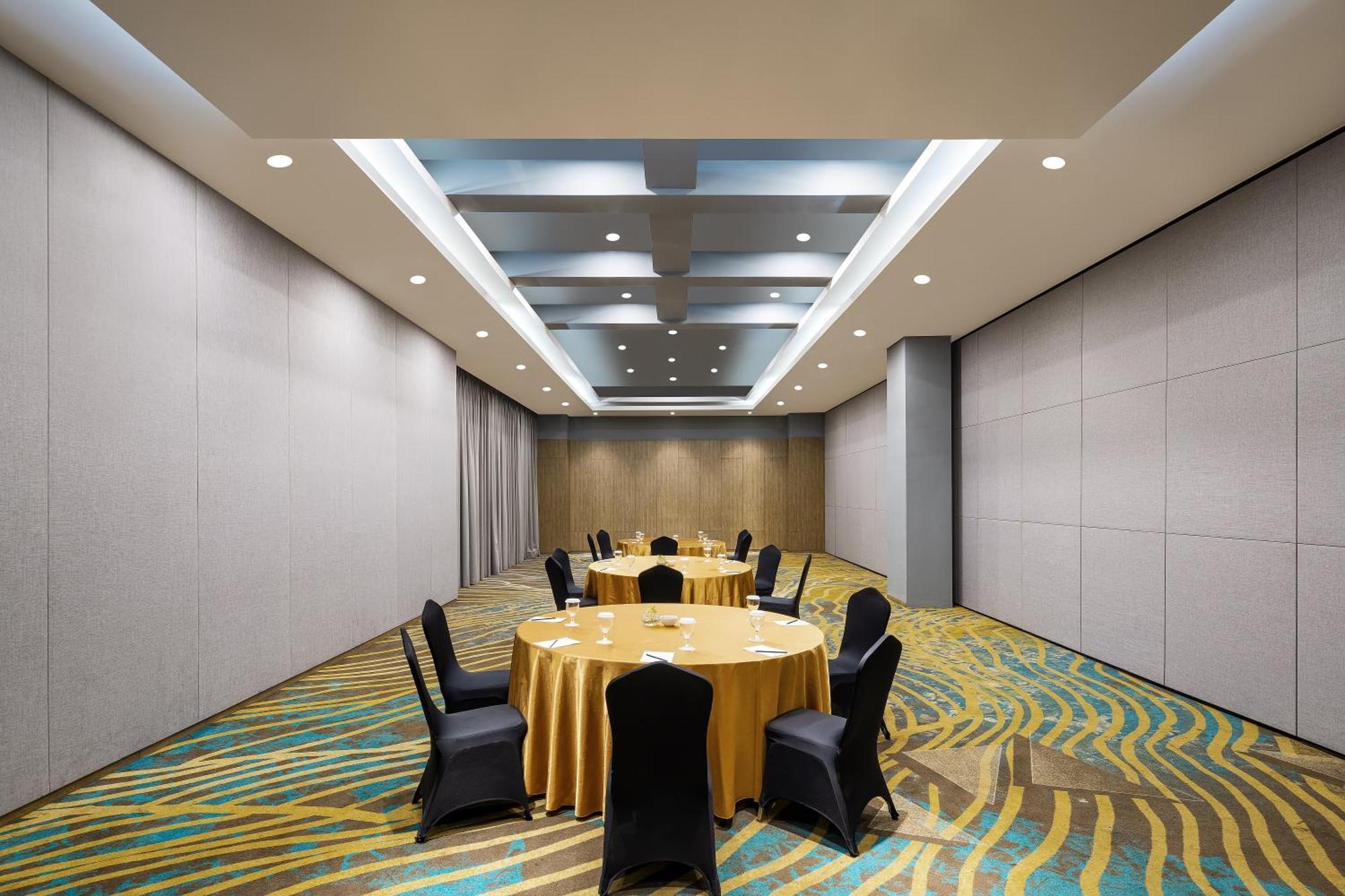 Luminor Hotel Purwokerto By Wh Экстерьер фото